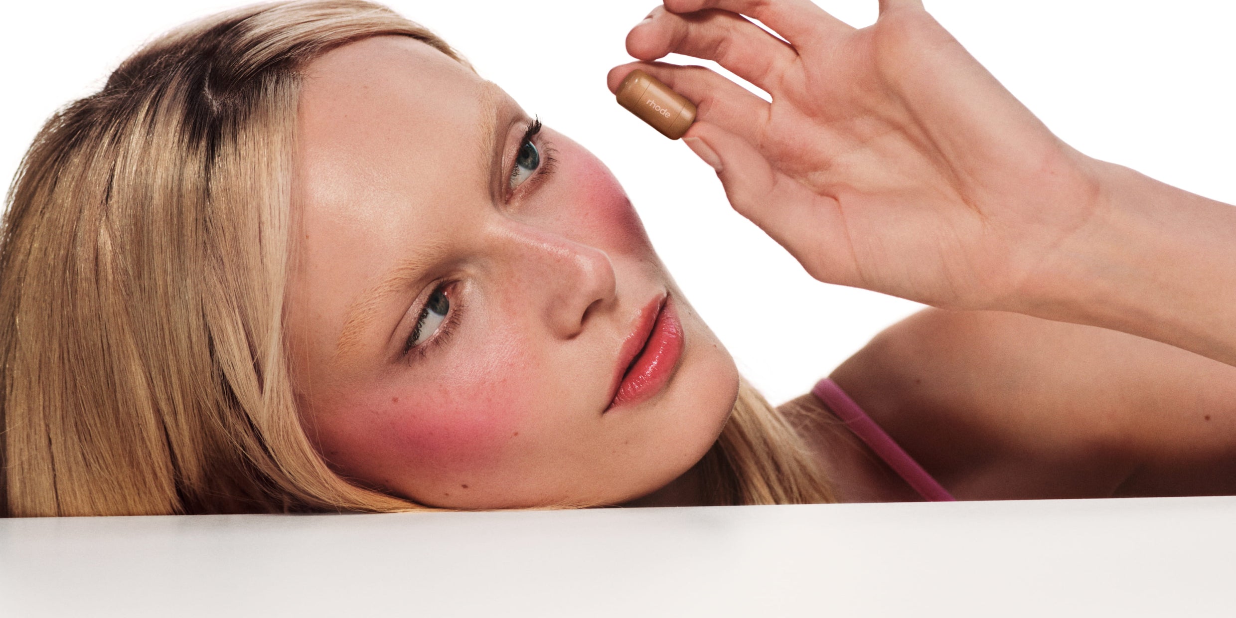 Blush Rhode : notre test, avis et swatches sur toutes les teintes