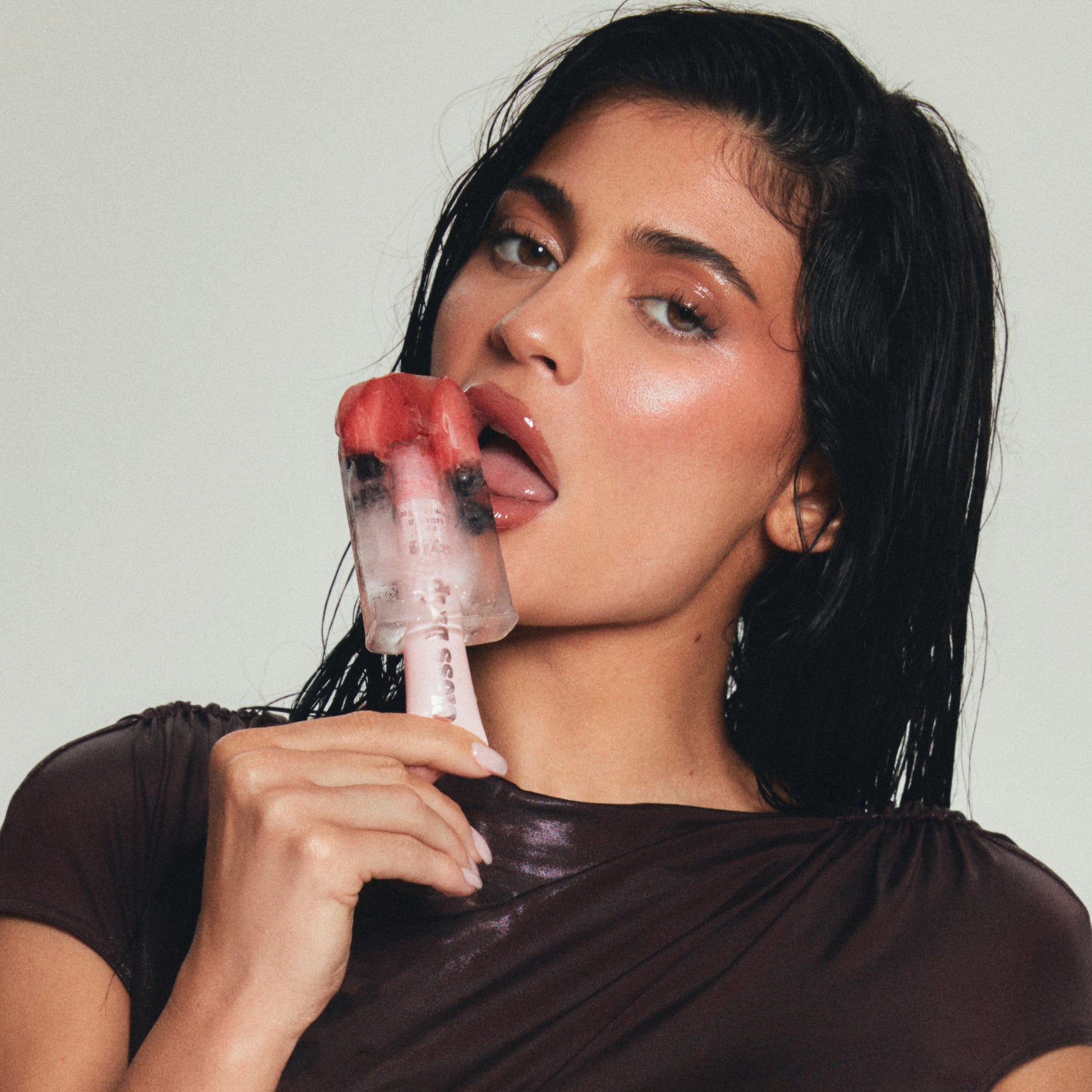 Kylie's Wet Lip Look