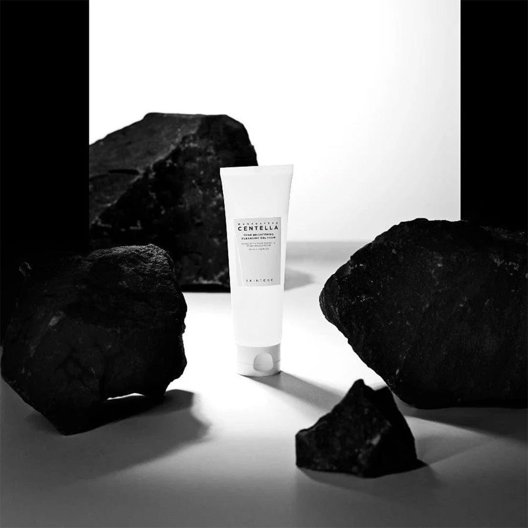 SKIN1004 Madagascar Centella Tone Brightening Cleansing Gel Foam 125 mL