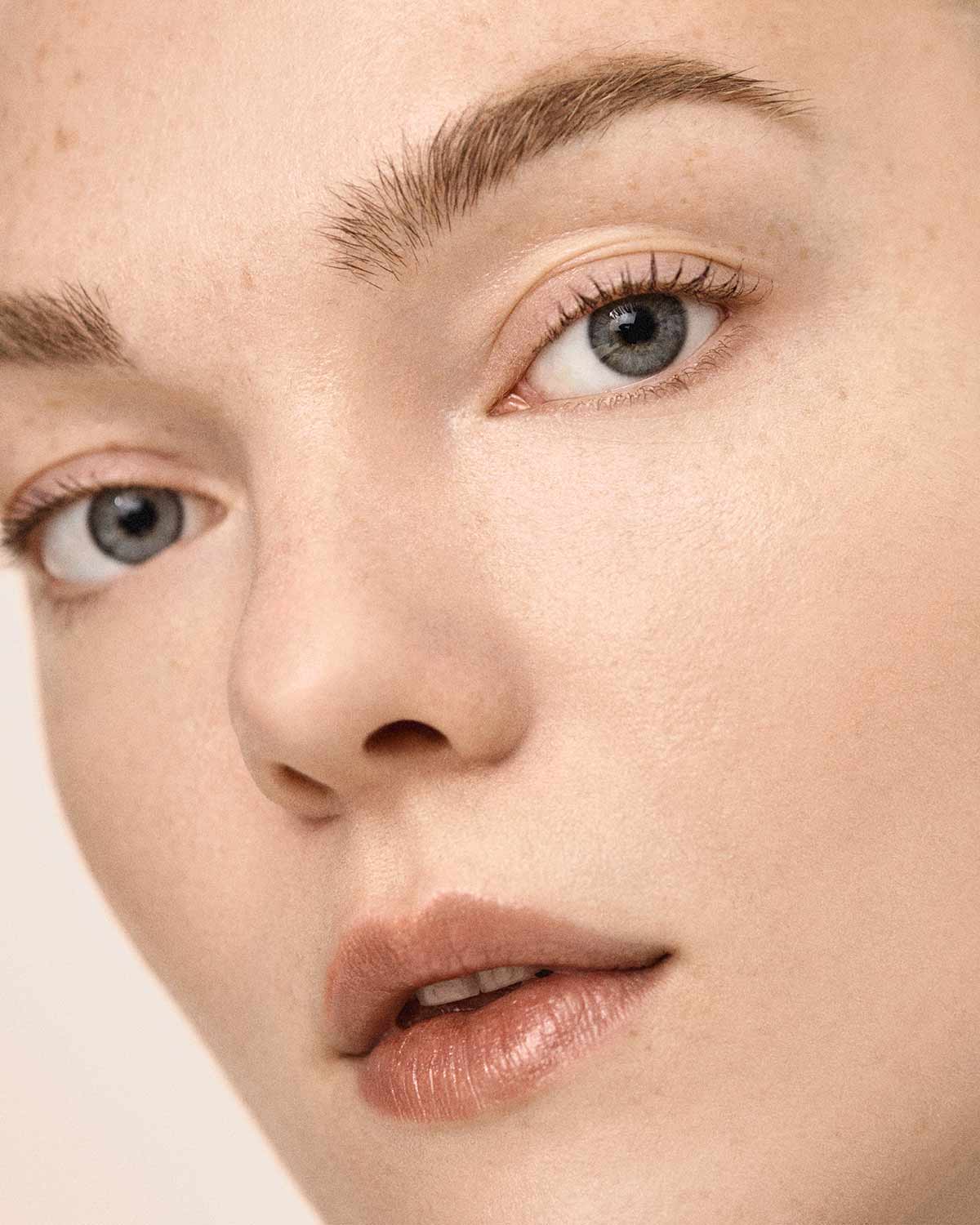 Bright Fix Eye Brightener — Rose Quartz