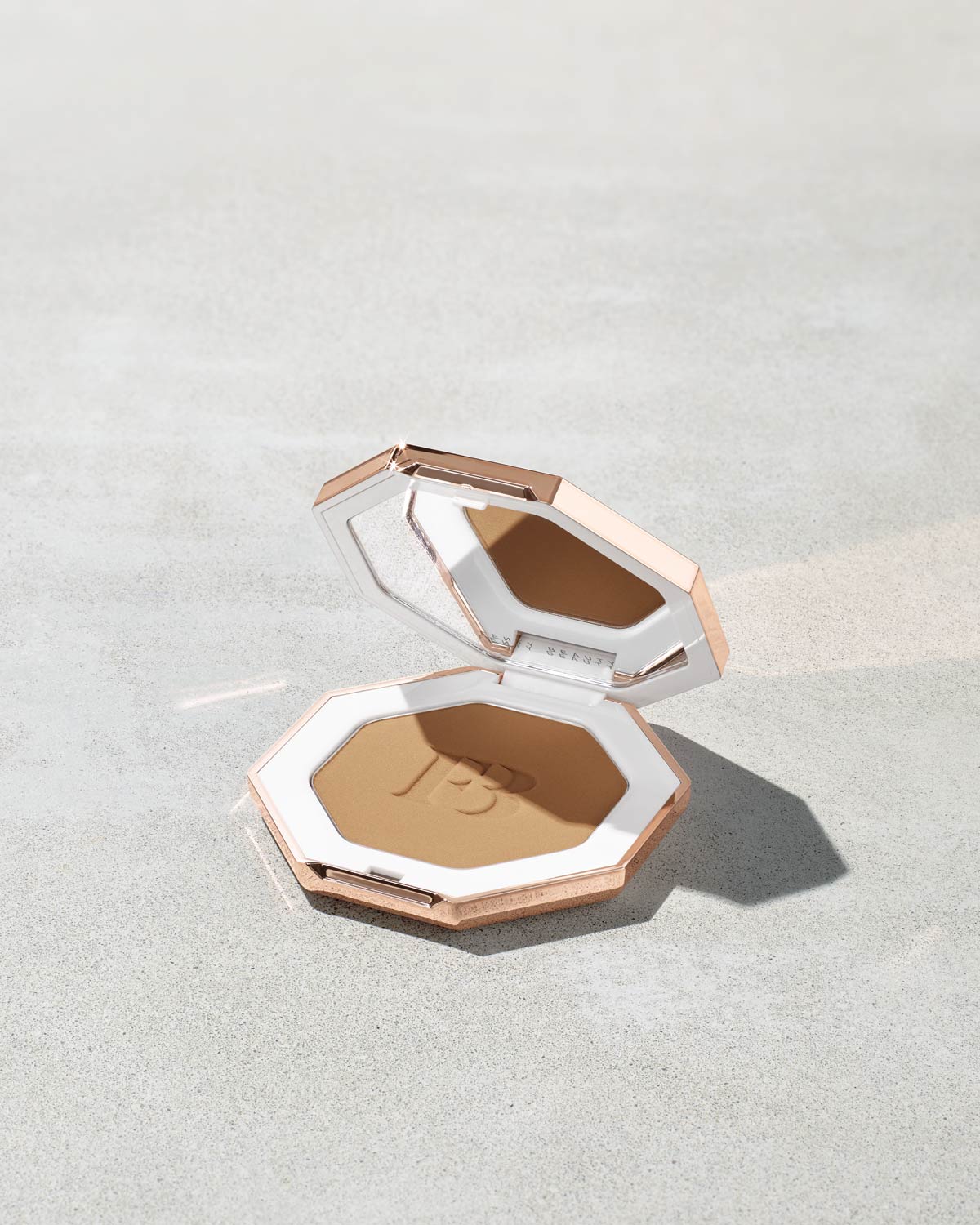 Sun Stalk'r Instant Warmth Bronzer — Private Island