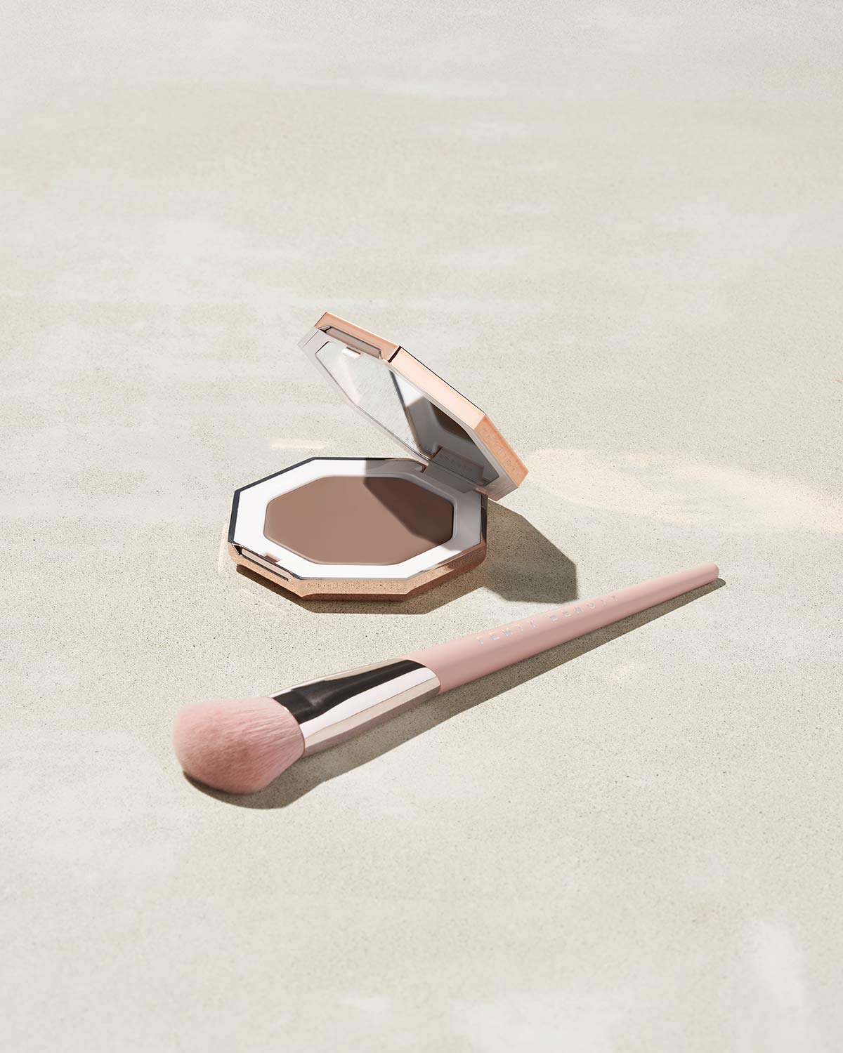 Cheeks Out Freestyle Cream Bronzer — Amber