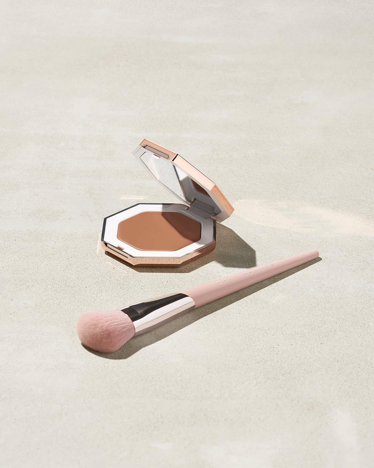 Cheeks Out Freestyle Cream Bronzer — Macchiato