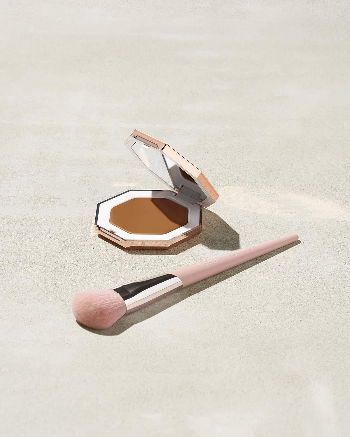 Cheeks Out Freestyle Cream Bronzer — Teddy