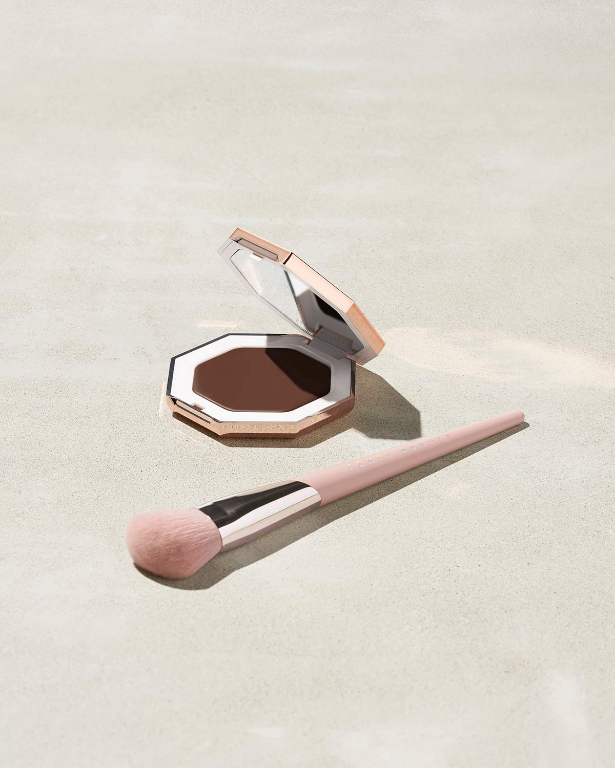 Cheeks Out Freestyle Cream Bronzer — Chocolate