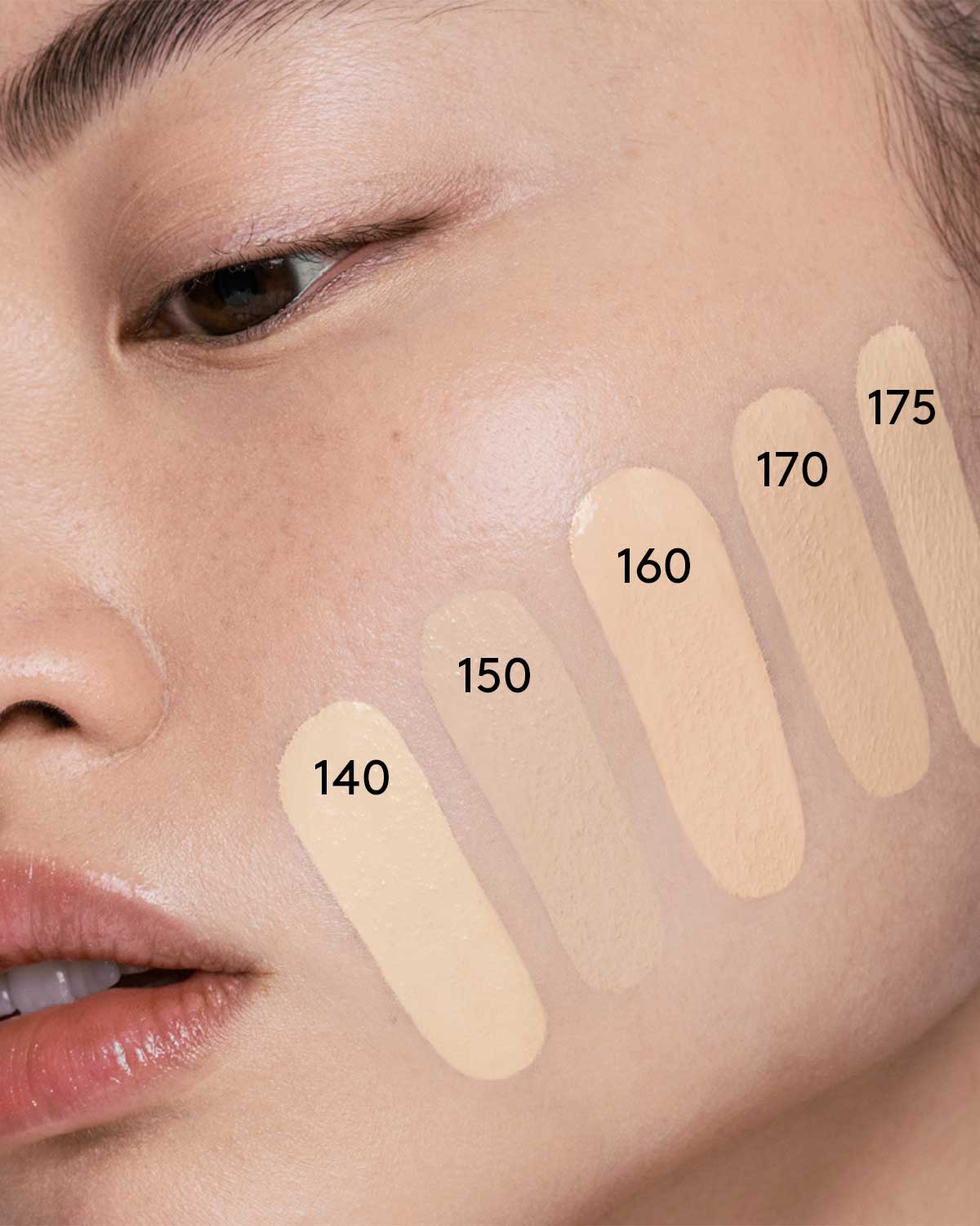 Soft'lit Naturally Luminous Longwear Foundation — 140