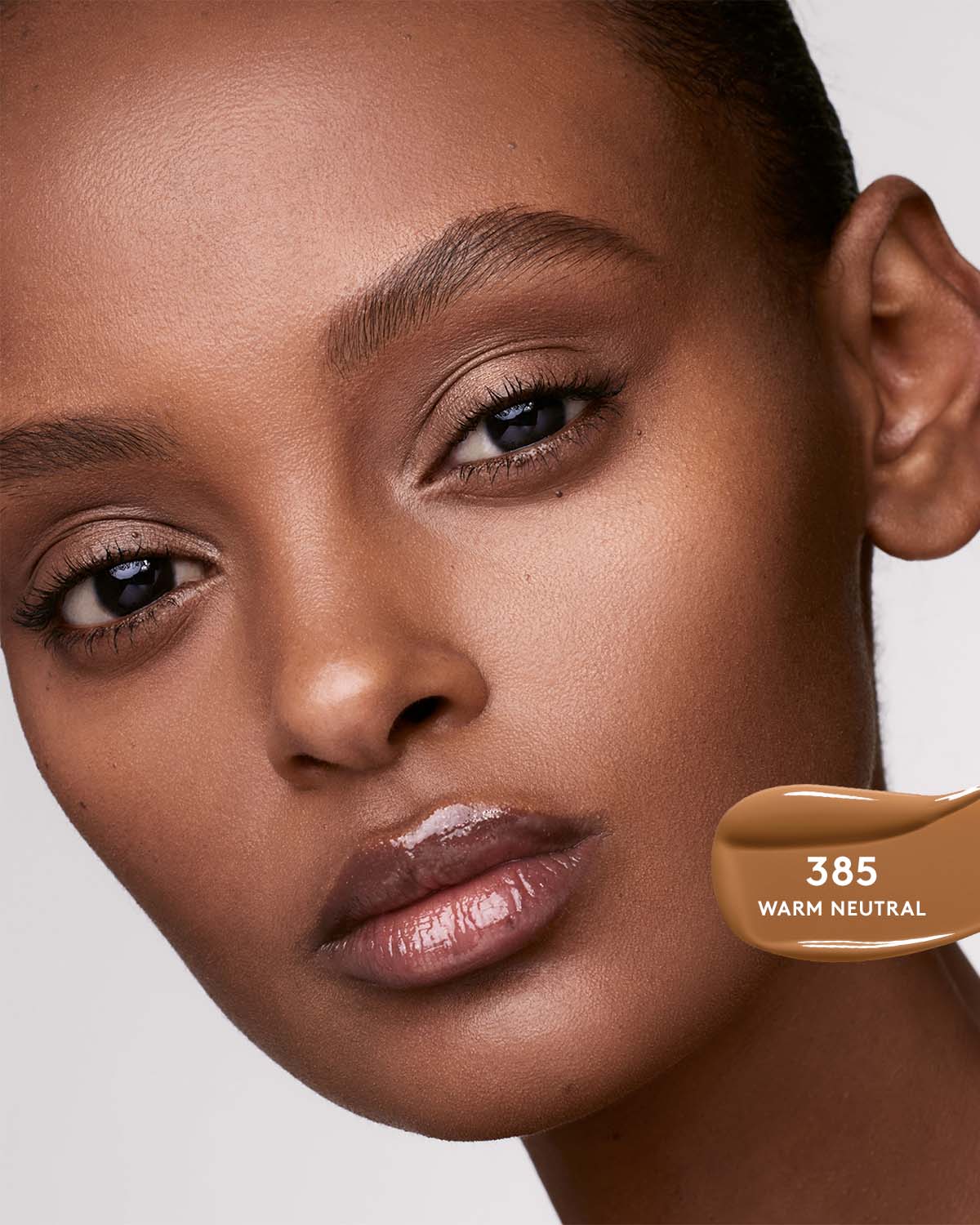 Soft'lit Naturally Luminous Longwear Foundation — 385