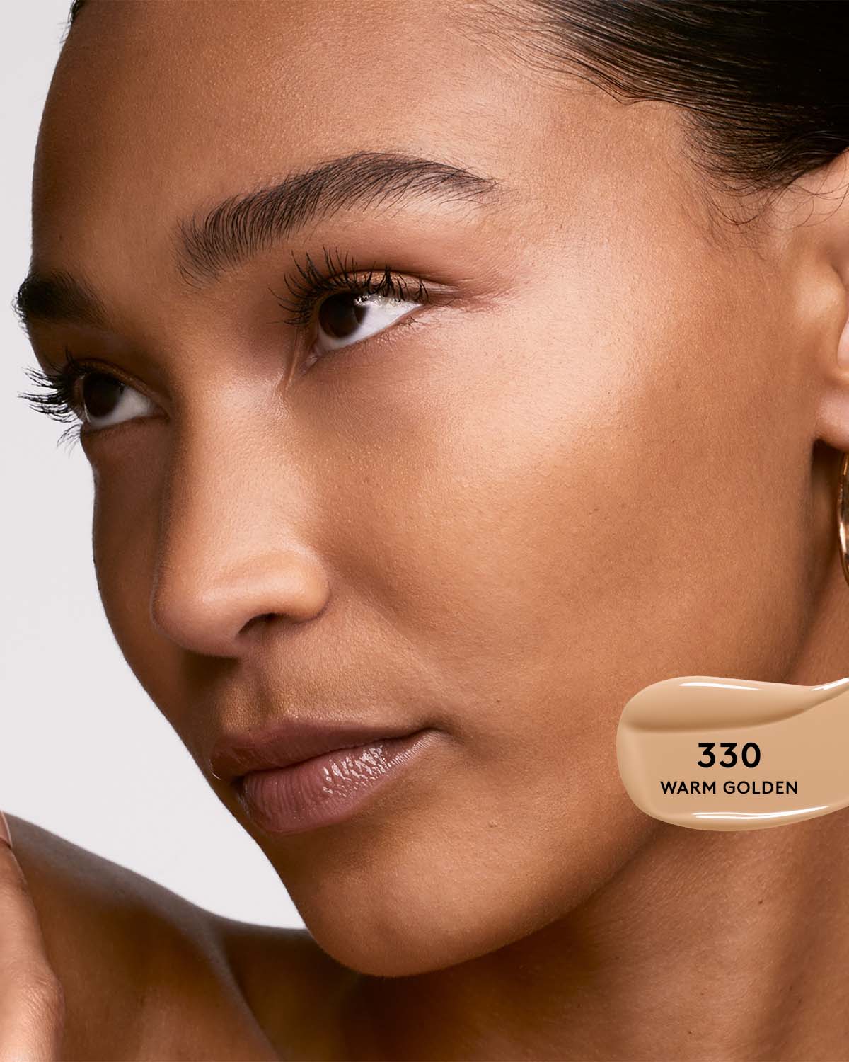 Soft'lit Naturally Luminous Longwear Foundation — 330