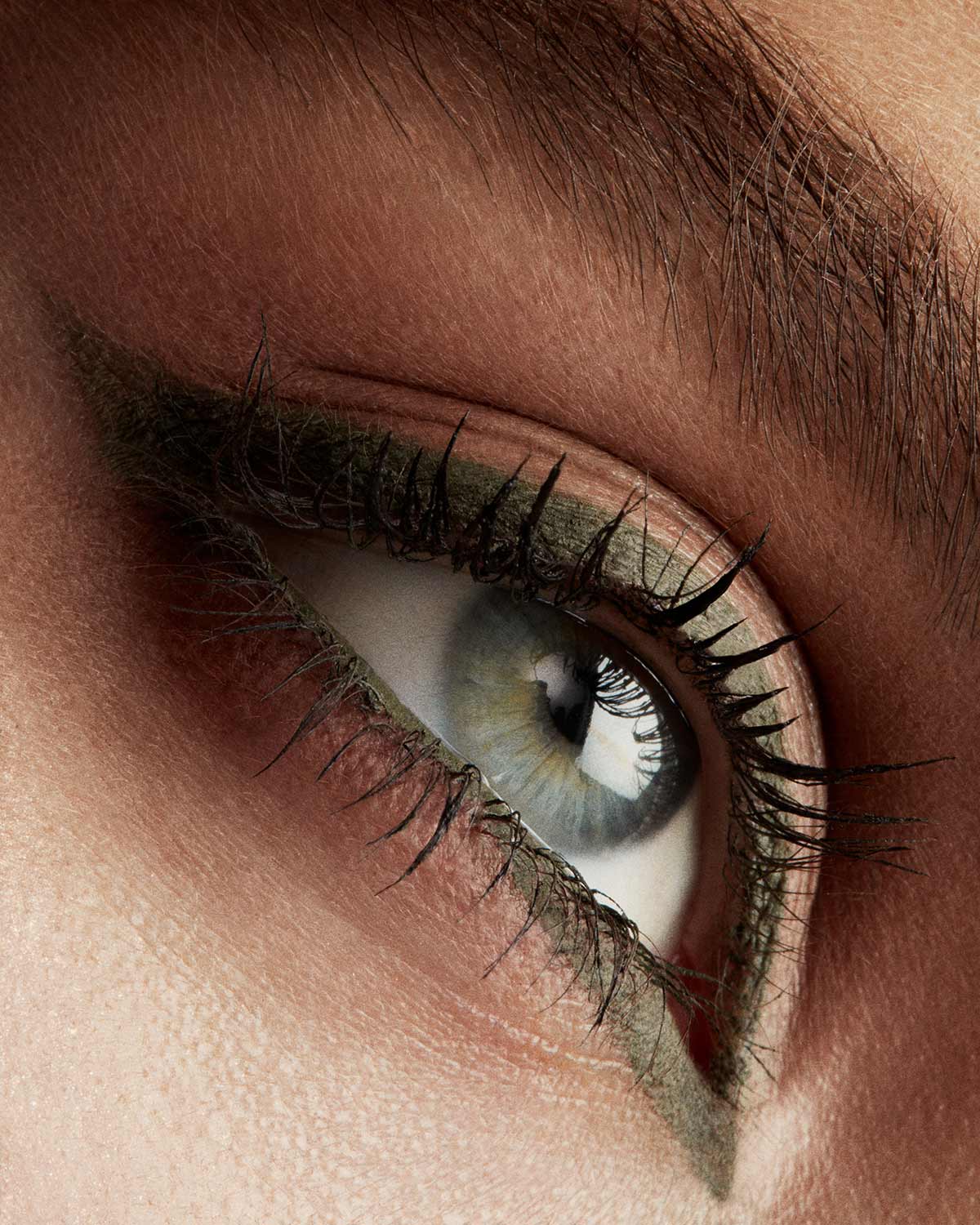 Flypencil Longwear Pencil Eyeliner — Bank Tank