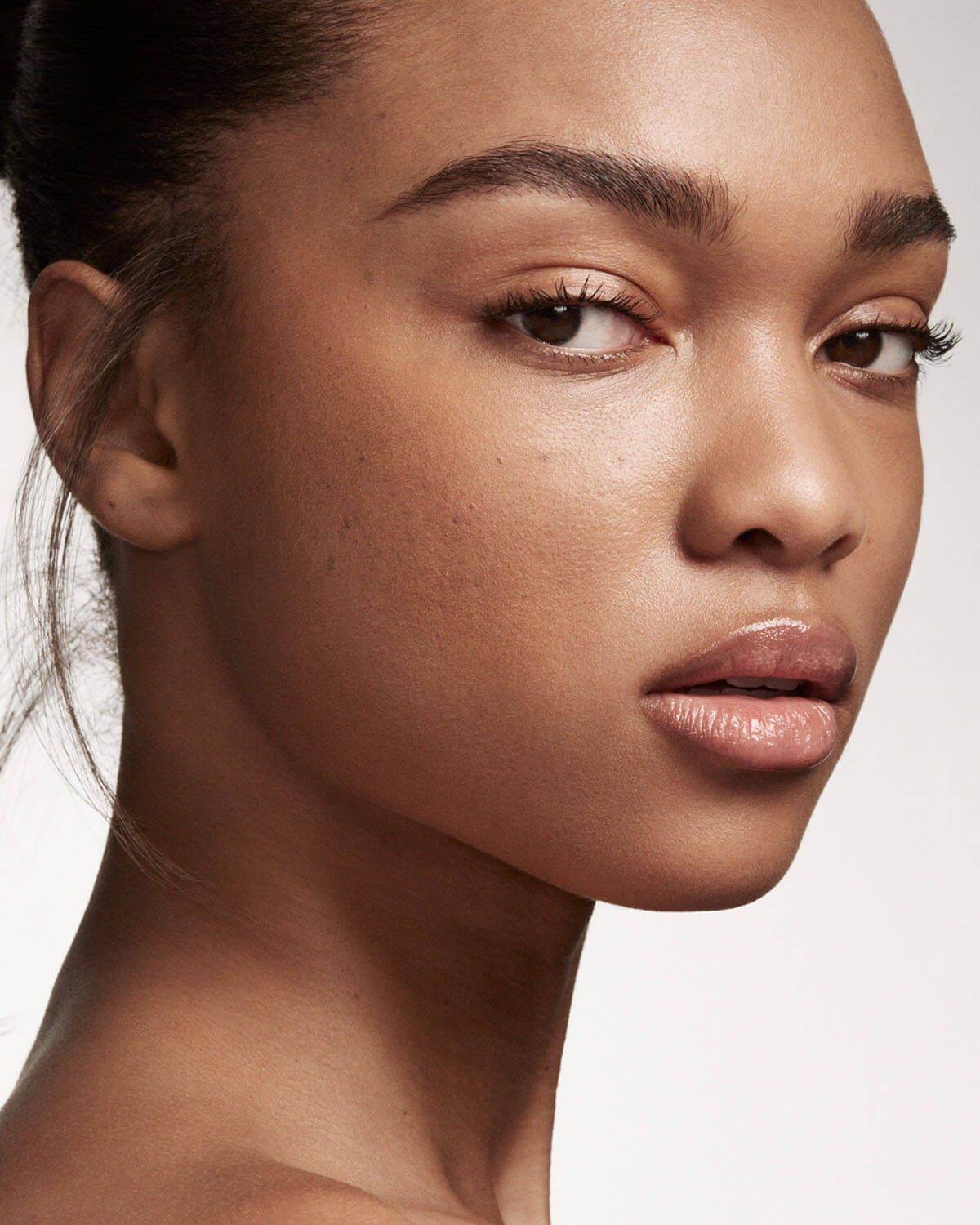 Eaze Drop Blurring Skin Tint — 14