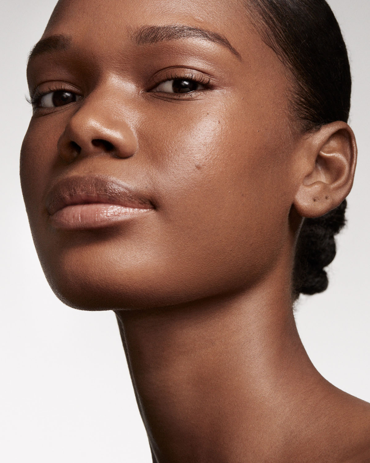 Eaze Drop Blurring Skin Tint — 18
