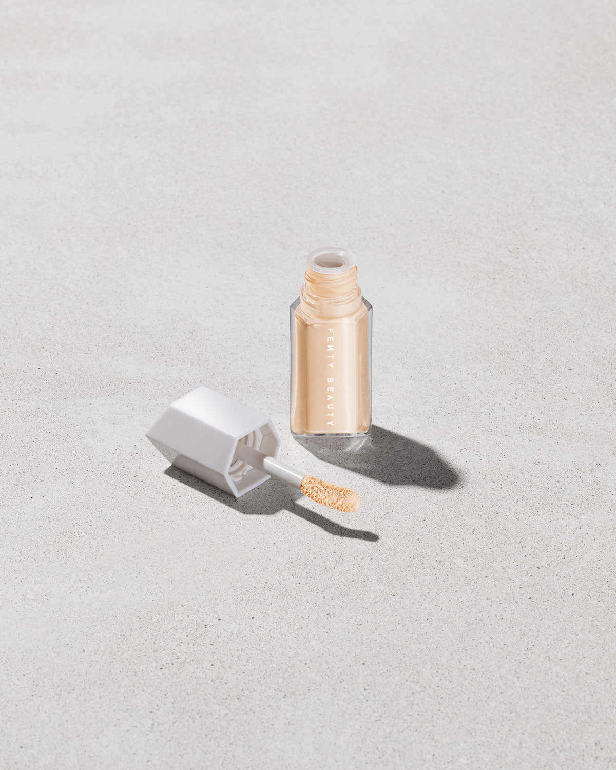 We're Even Hydrating Longwear Concealer — 220W