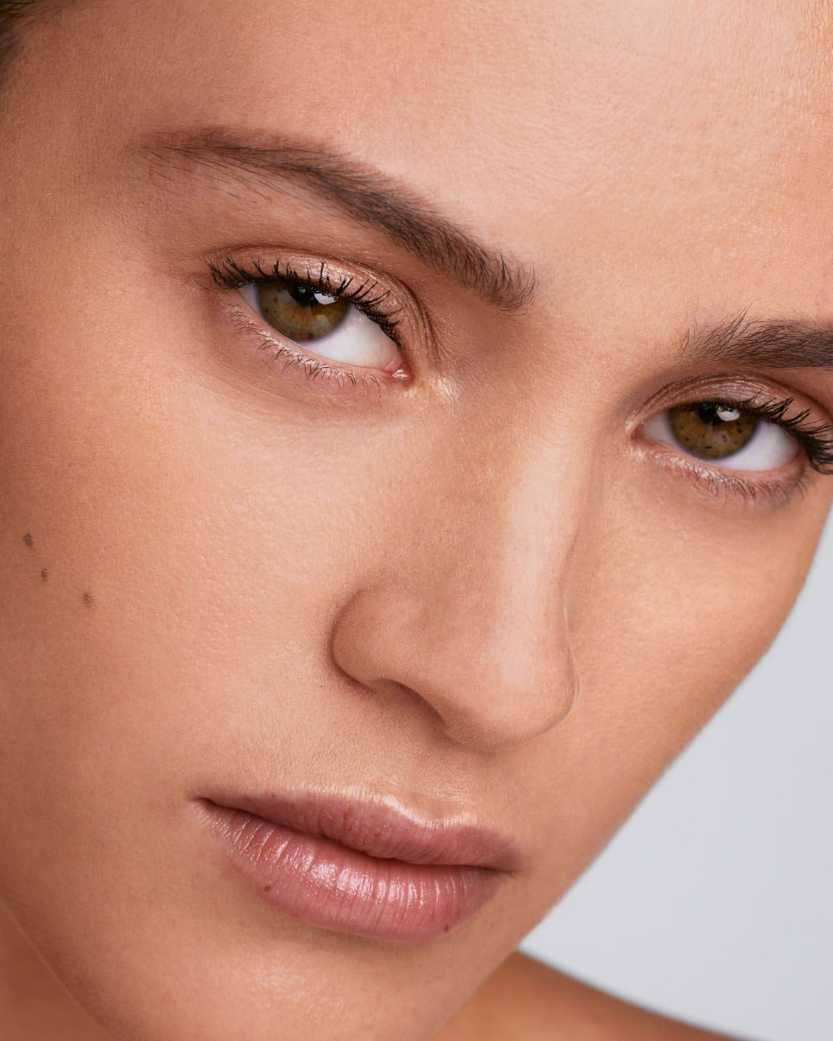 We're Even Hydrating Longwear Concealer — 185C