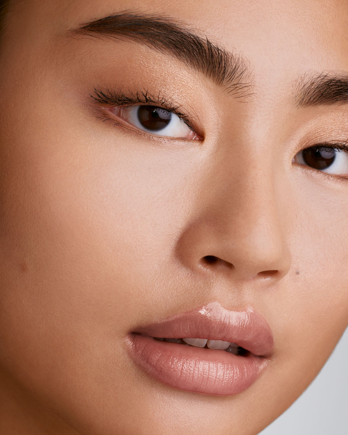 We're Even Hydrating Longwear Concealer — 225N