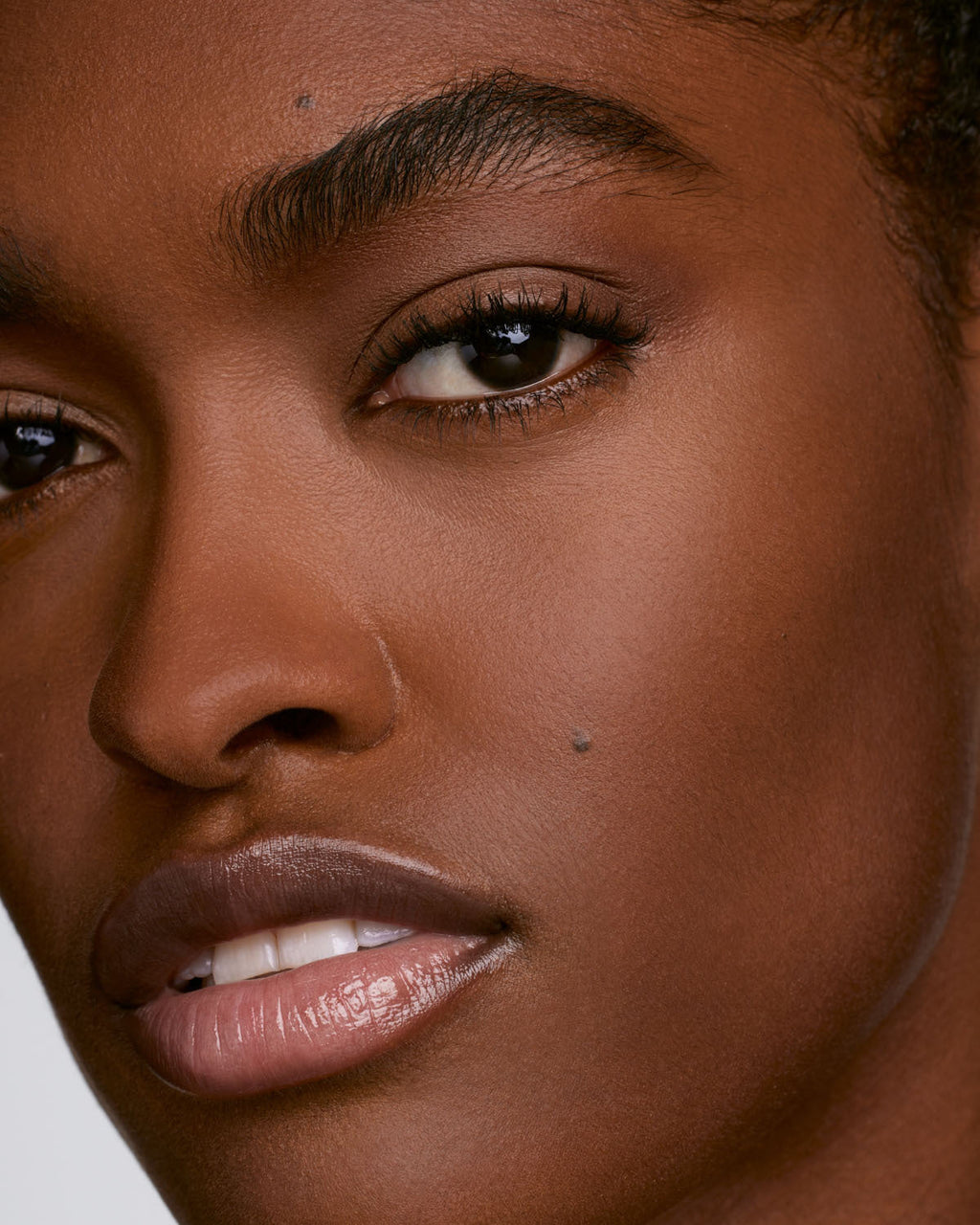 We're Even Hydrating Longwear Concealer — 410W