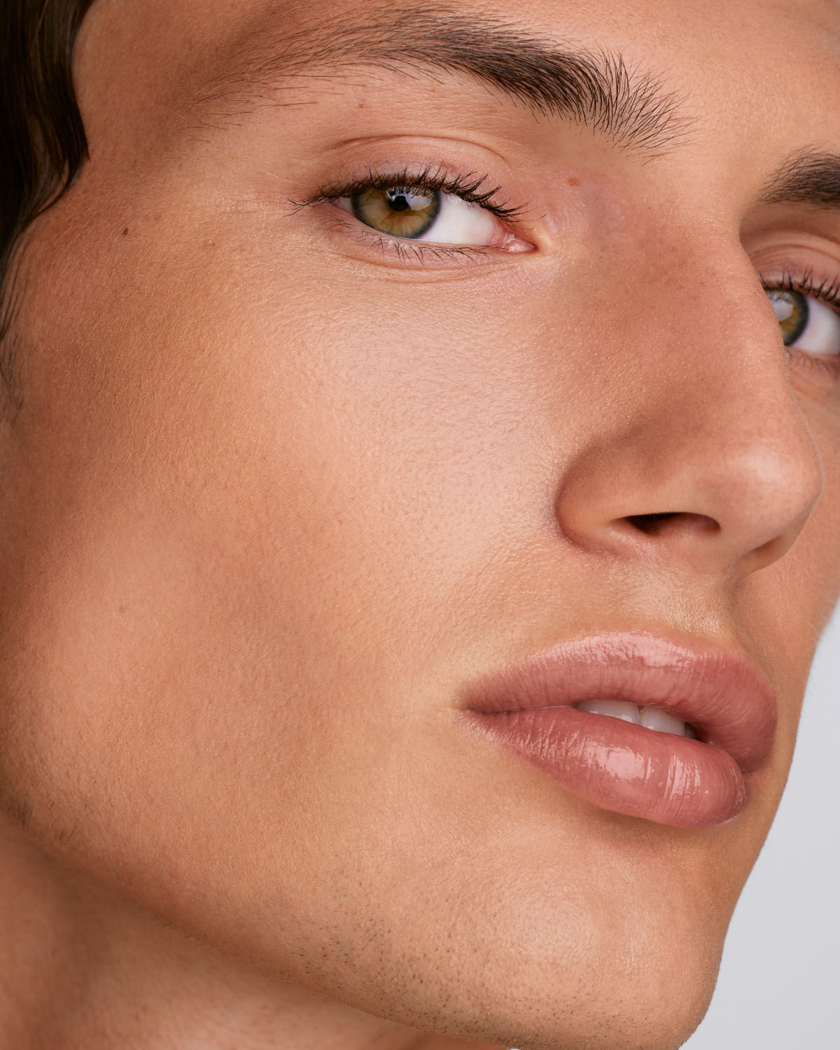 We're Even Hydrating Longwear Concealer — 200C