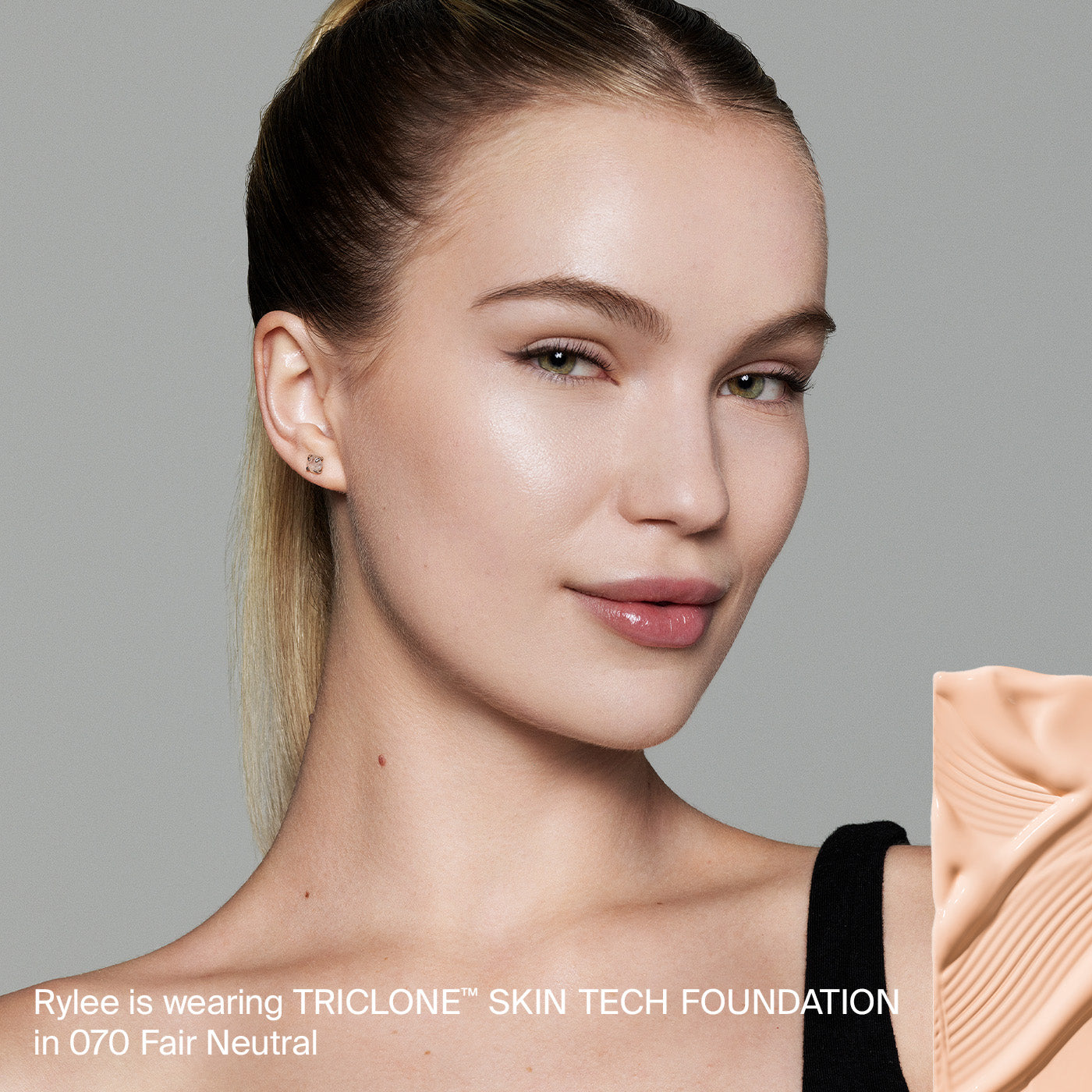 TRICLONE™ SKIN TECH MEDIUM COVERAGE FOUNDATION