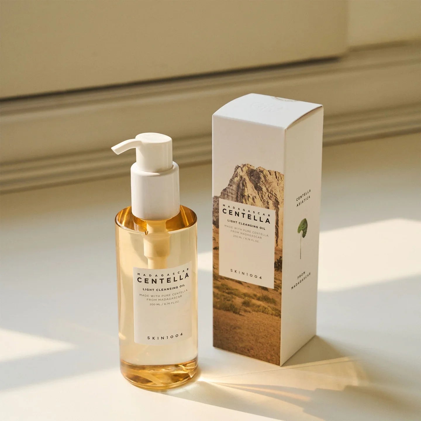 SKIN1004 Madagascar Centella Light Cleansing Oil, 200 mL