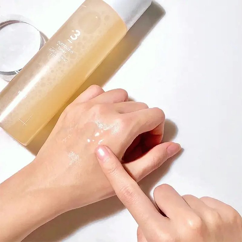 NUMBUZIN - Super Glowing Essence Toner - 200 ml