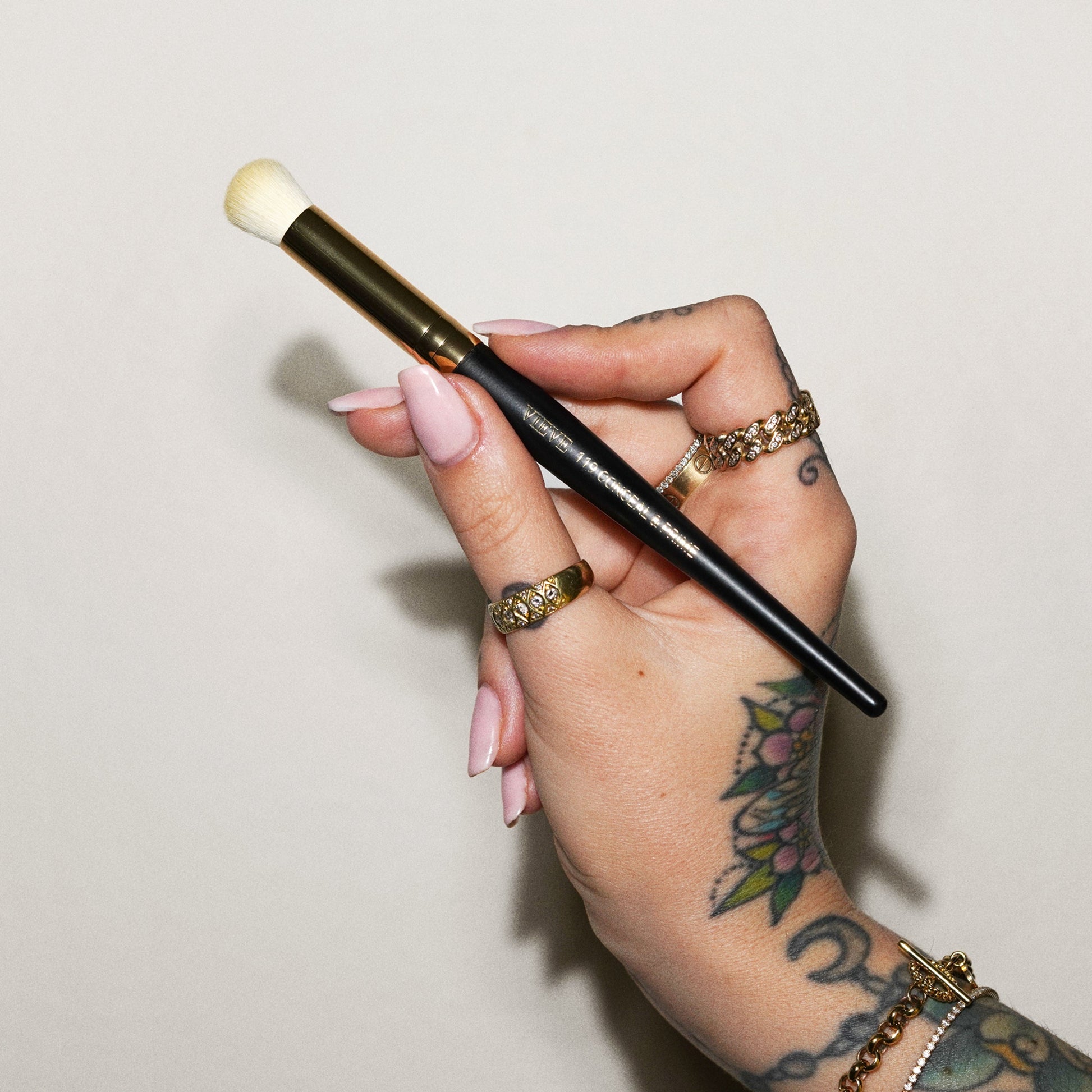119 Conceal & Prime Brush