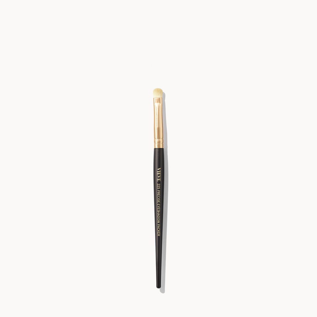 225 Precise Eyeshadow Packer Brush