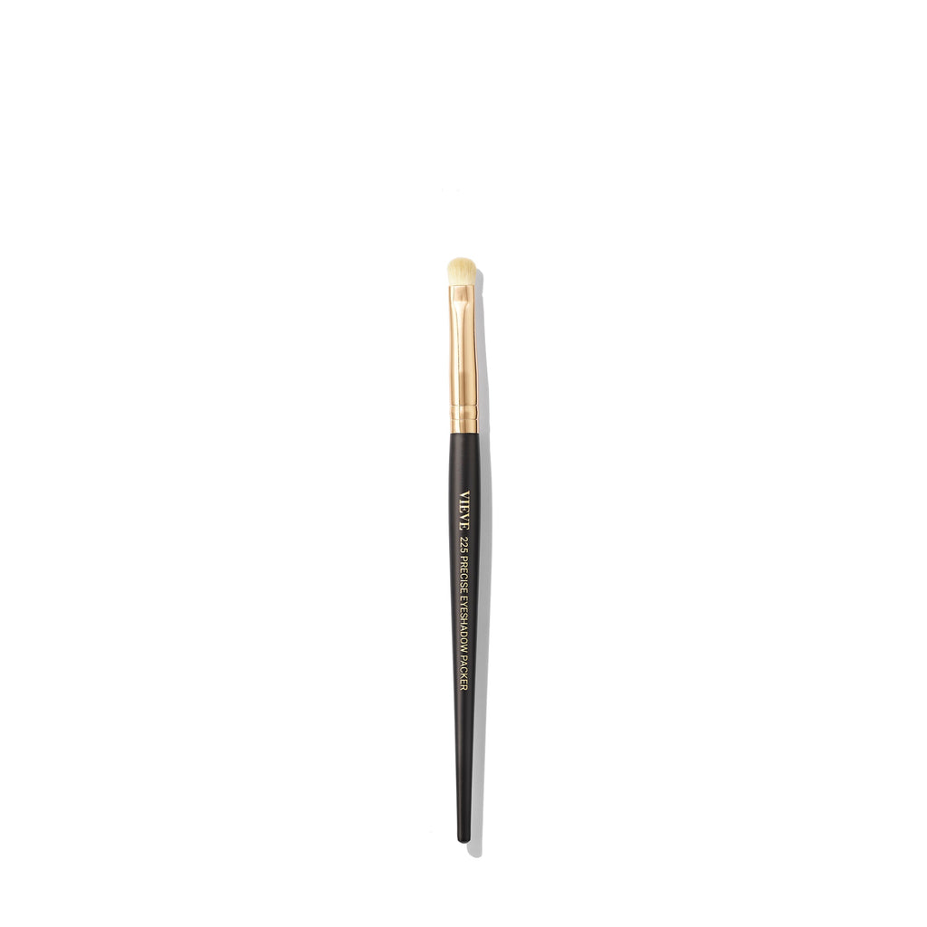 225 Precise Eyeshadow Packer Brush