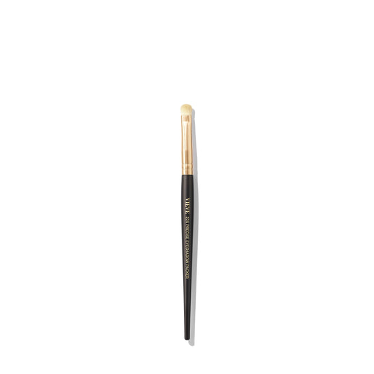 225 Precise Eyeshadow Packer Brush