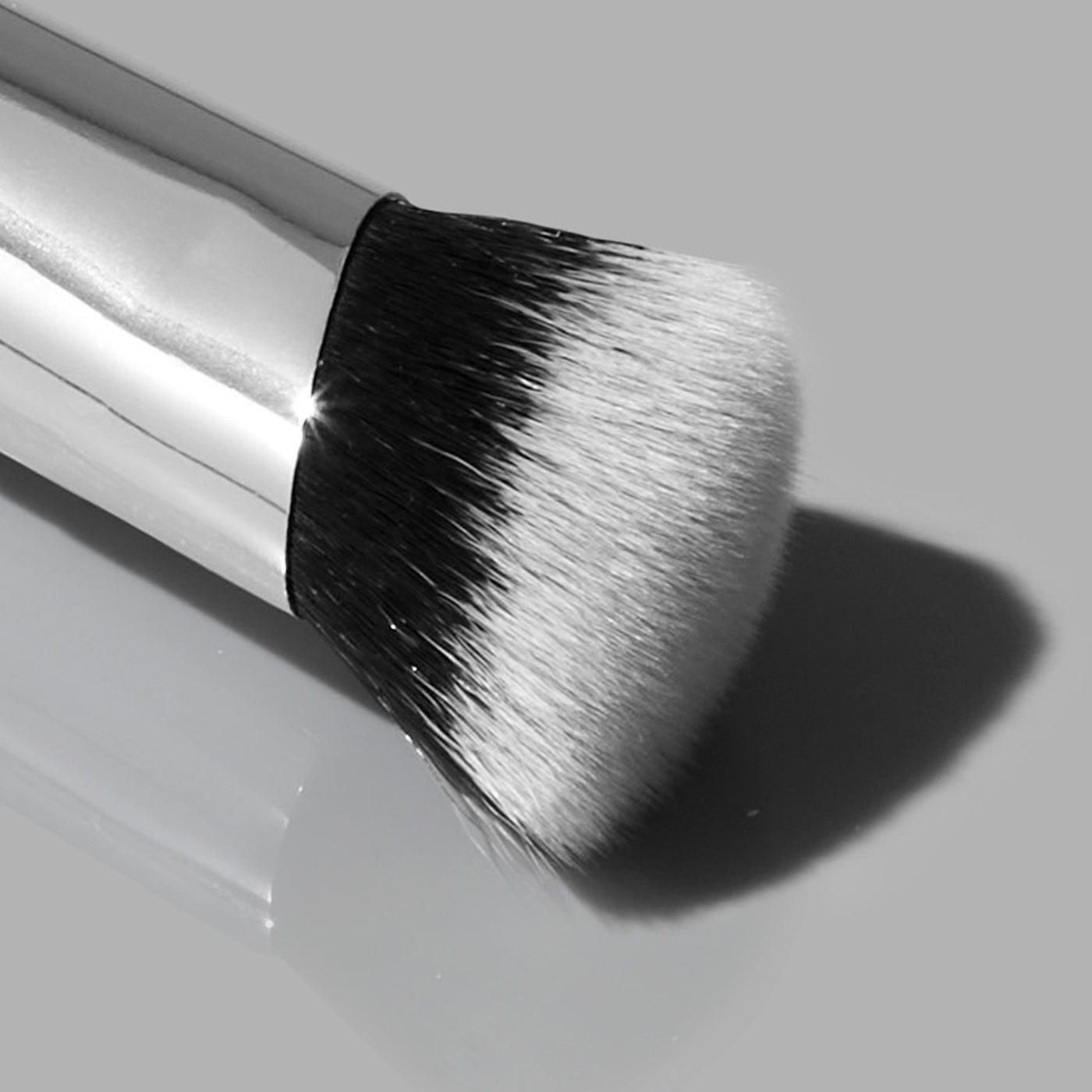 TRICLONE™ SKIN TECH CONCEALER BRUSH